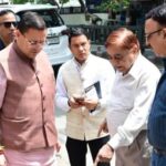 सीएम धामी ने जाखन पहुंचकर खुद परखी जन शिकायत, लापरवाही पर जताई नाराजगी…